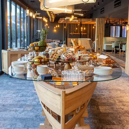 Hotel Miura 4*