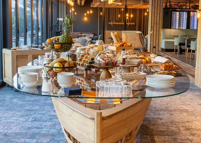 Otel Miura 4*